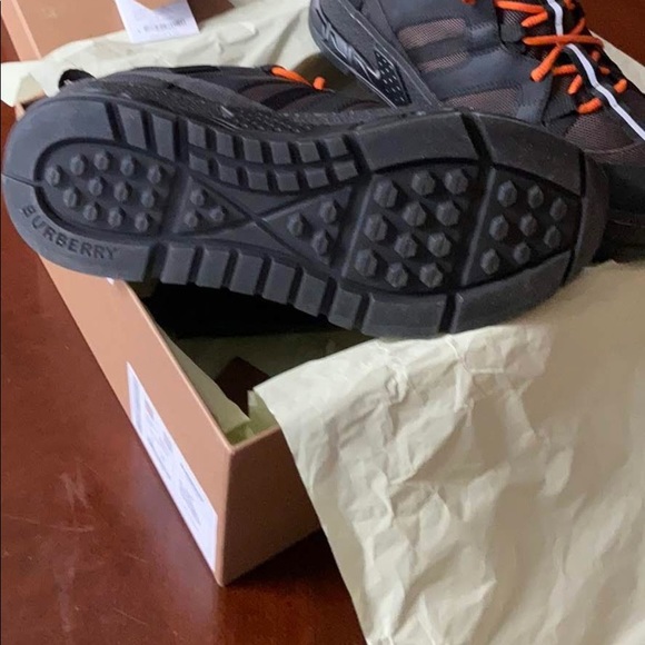 BURBERRY LOW TOP SNEAKERS BLACK & BROWN SIZE 9us BRAND NEW - Picture 9 of 9